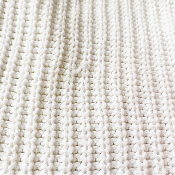 Jamison Cold Shoulder Knit White Sweater Small - Picture 4 of 7